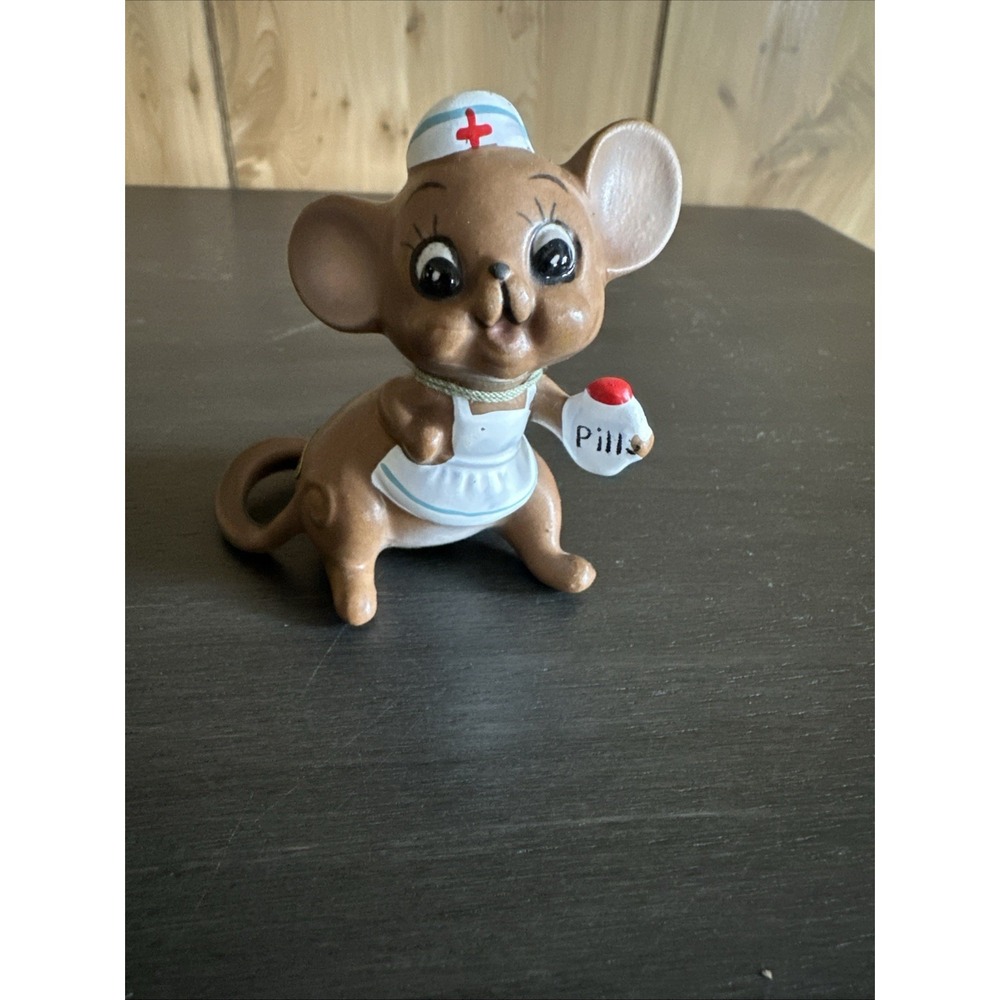 Josef Originals NURSE Caregiver Mouse Village Japan Figurine. Original Tags!!!